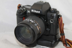 Nikon F100