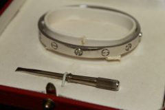 カルティエ ラブブレス ハーフダイヤ K18WG