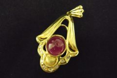 18金のペンダントトップ