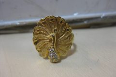 18金製孔雀の指輪