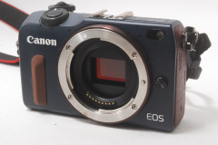 Canon-EOS-M2-DS126471