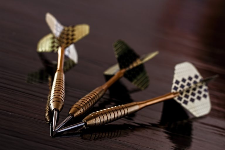 dart-444196_1280-768×512
